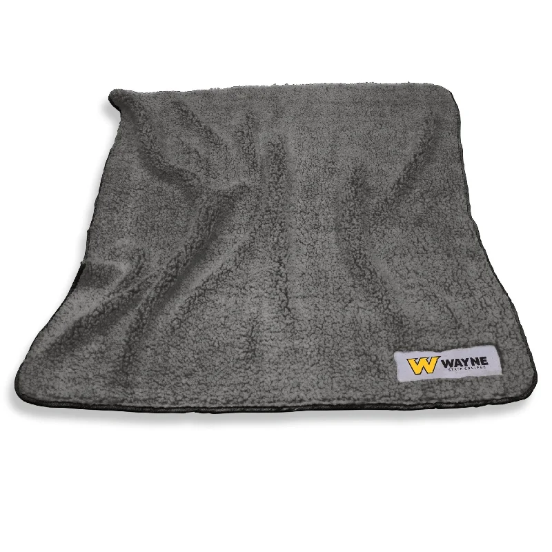 Custom team blankets with special edition designs-Wayne State College Color Frosty Fleece